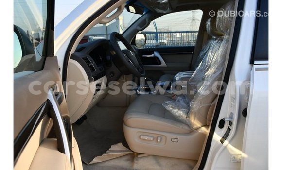 Buy Import Toyota Land Cruiser White Car in Import - Dubai in East Mahé Buy Import Toyota Land Cruiser White Car in Import - Dubai in East Mahé