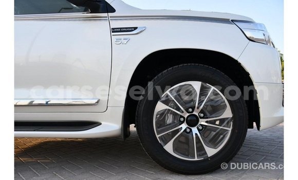 Buy Import Toyota Land Cruiser White Car in Import - Dubai in East Mahé Buy Import Toyota Land Cruiser White Car in Import - Dubai in East Mahé