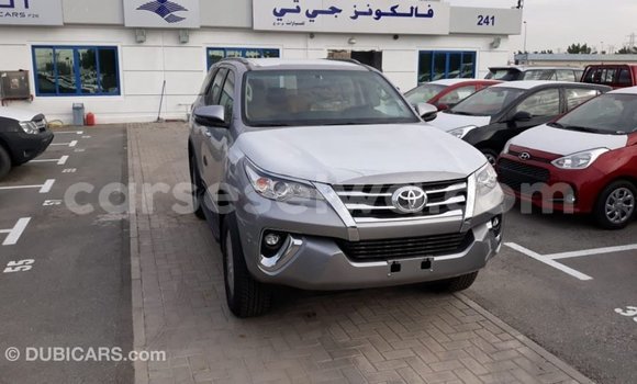 Acheter Import Voiture Toyota Fortuner Autre à Import - Dubai, East Mahé Acheter Import Voiture Toyota Fortuner Autre à Import - Dubai, East Mahé