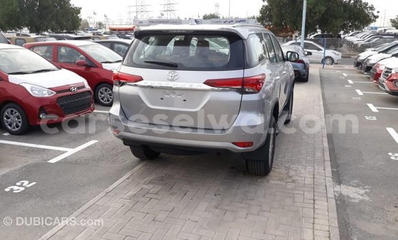 Acheter Import Voiture Toyota Fortuner Autre à Import - Dubai, East Mahé Acheter Import Voiture Toyota Fortuner Autre à Import - Dubai, East Mahé