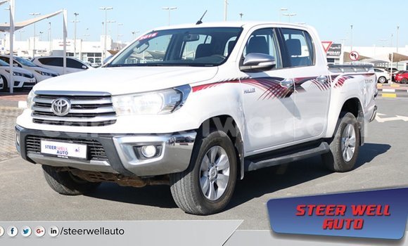 Acheter Import Voiture Toyota Hilux Blanc à Import - Dubai, East Mahé Acheter Import Voiture Toyota Hilux Blanc à Import - Dubai, East Mahé
