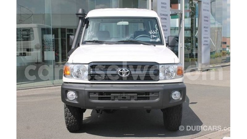Big with watermark toyota land cruiser east mah%c3%a9 import dubai 5321