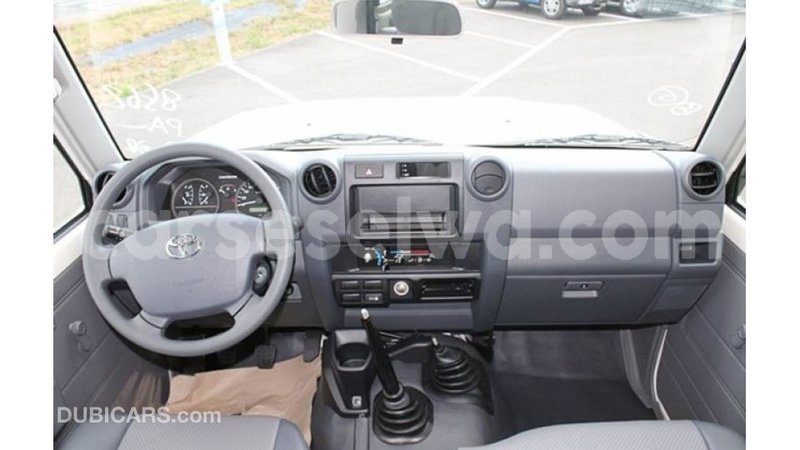 Big with watermark toyota land cruiser east mah%c3%a9 import dubai 5321