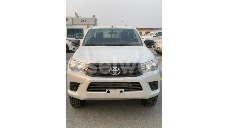 Big with watermark toyota hilux east mah%c3%a9 import dubai 5323