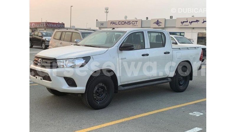Big with watermark toyota hilux east mah%c3%a9 import dubai 5323