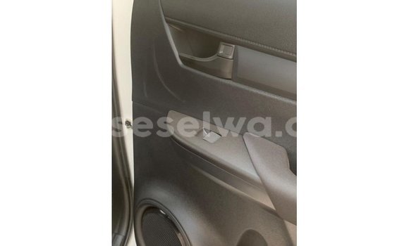 Buy Import Toyota Hilux White Car in Import - Dubai in East Mahé Buy Import Toyota Hilux White Car in Import - Dubai in East Mahé