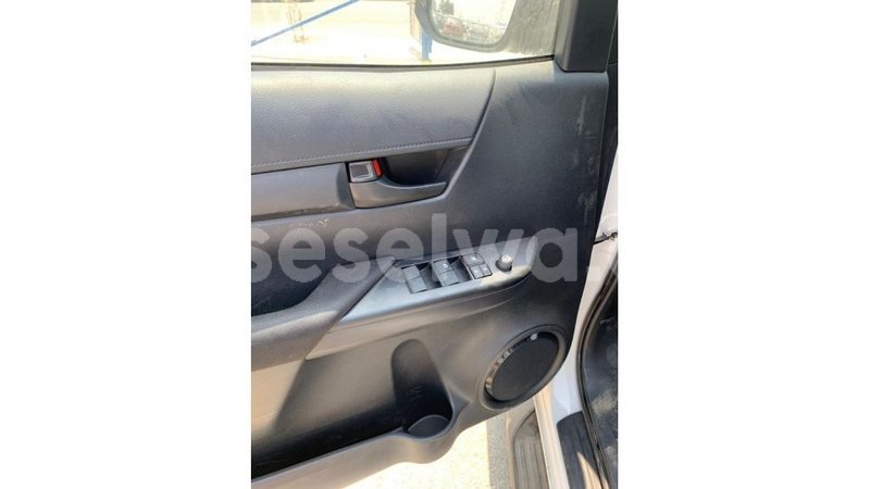 Big with watermark toyota hilux east mah%c3%a9 import dubai 5323