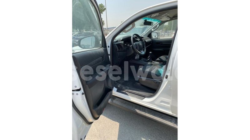 Big with watermark toyota hilux east mah%c3%a9 import dubai 5323