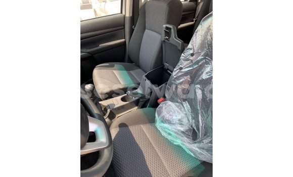Buy Import Toyota Hilux White Car in Import - Dubai in East Mahé Buy Import Toyota Hilux White Car in Import - Dubai in East Mahé