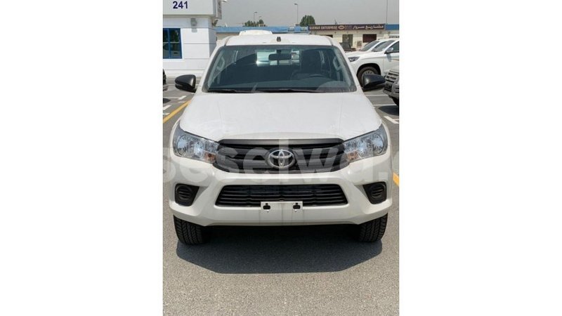 Big with watermark toyota hilux east mah%c3%a9 import dubai 5323