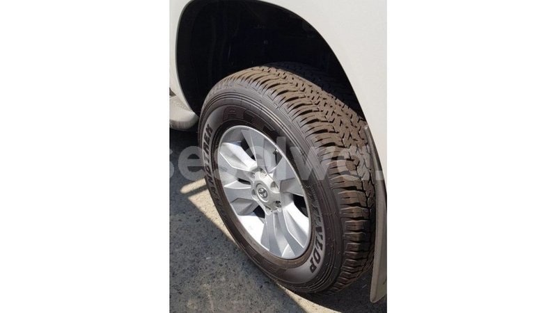 Big with watermark toyota hilux east mah%c3%a9 import dubai 5325