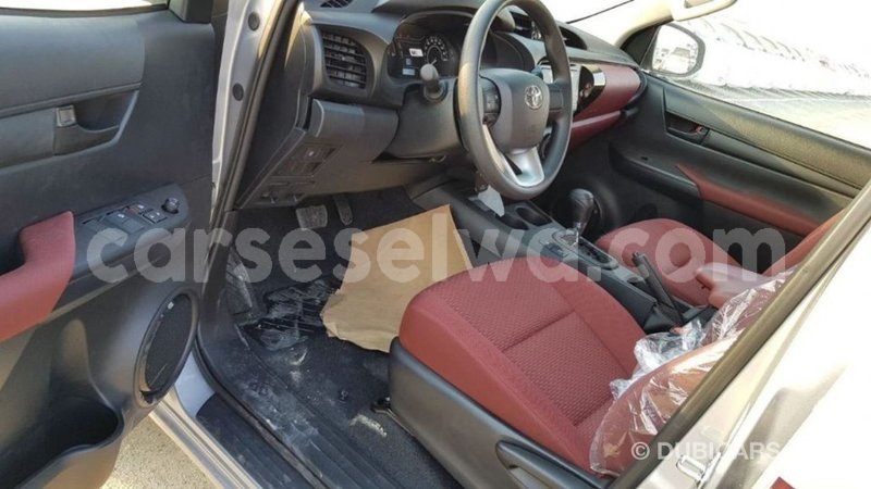 Big with watermark toyota hilux east mah%c3%a9 import dubai 5325