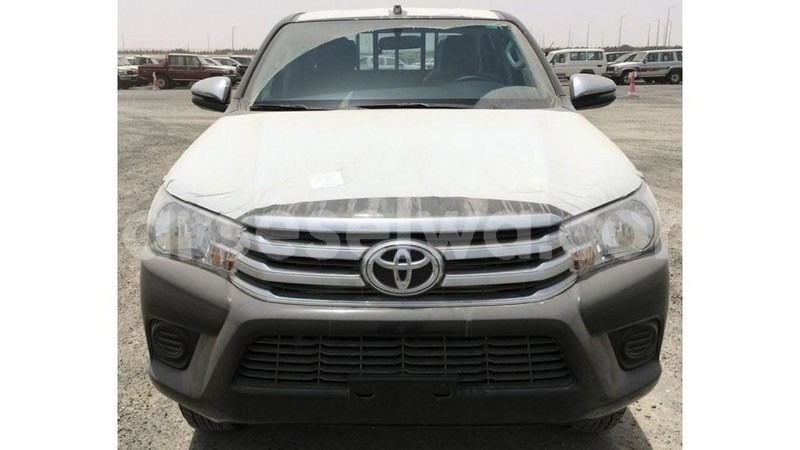 Big with watermark toyota hilux east mah%c3%a9 import dubai 5326