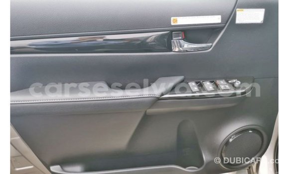 Acheter Import Voiture Toyota Hilux Autre à Import - Dubai, East Mahé Acheter Import Voiture Toyota Hilux Autre à Import - Dubai, East Mahé