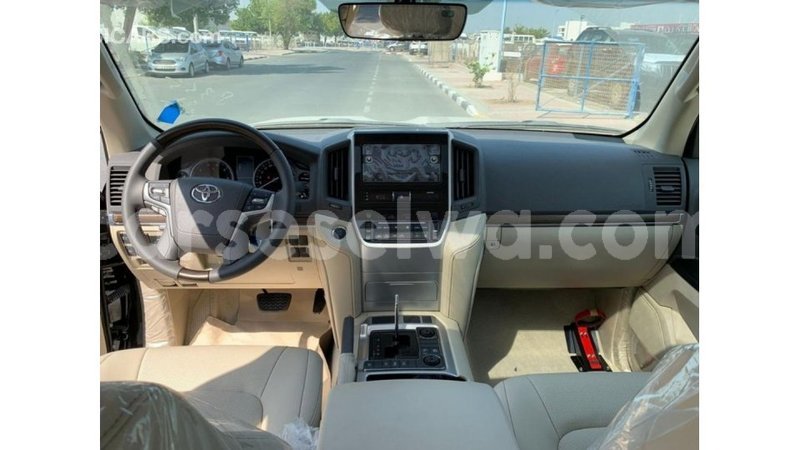 Big with watermark toyota land cruiser east mah%c3%a9 import dubai 5328