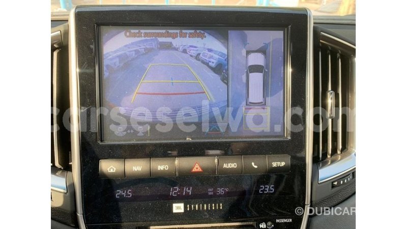 Big with watermark toyota land cruiser east mah%c3%a9 import dubai 5329