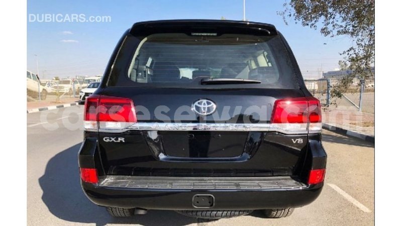 Big with watermark toyota land cruiser east mah%c3%a9 import dubai 5331