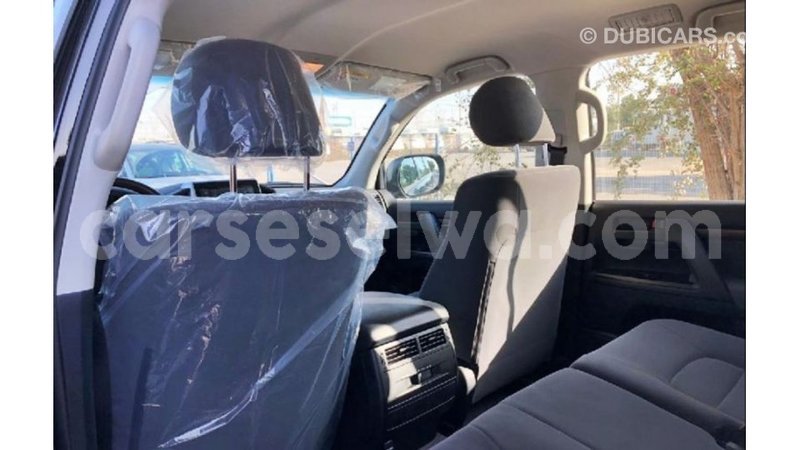 Big with watermark toyota land cruiser east mah%c3%a9 import dubai 5331