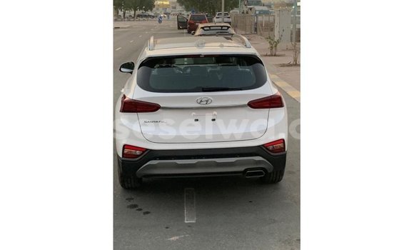 Buy Import Hyundai Santa Fe White Car in Import - Dubai in East Mahé Buy Import Hyundai Santa Fe White Car in Import - Dubai in East Mahé