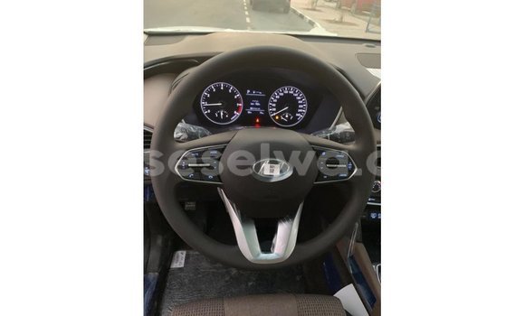 Buy Import Hyundai Santa Fe White Car in Import - Dubai in East Mahé Buy Import Hyundai Santa Fe White Car in Import - Dubai in East Mahé