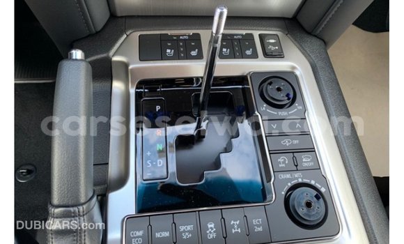 Buy Import Toyota Land Cruiser Other Car in Import - Dubai in East Mahé Buy Import Toyota Land Cruiser Other Car in Import - Dubai in East Mahé