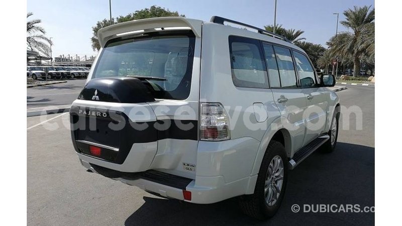 Big with watermark mitsubishi pajero east mah%c3%a9 import dubai 5334