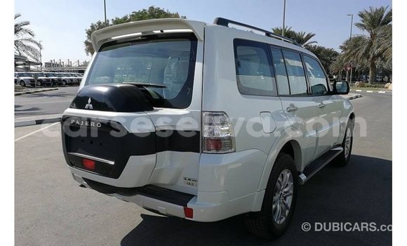 Buy Import Mitsubishi Pajero White Car in Import - Dubai in East Mahé Buy Import Mitsubishi Pajero White Car in Import - Dubai in East Mahé