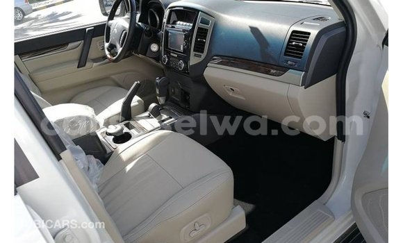 Buy Import Mitsubishi Pajero White Car in Import - Dubai in East Mahé Buy Import Mitsubishi Pajero White Car in Import - Dubai in East Mahé