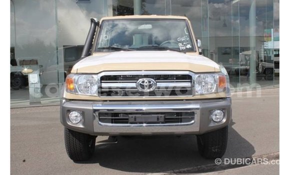 Buy Import Toyota Land Cruiser Beige Car in Import - Dubai in East Mahé Buy Import Toyota Land Cruiser Beige Car in Import - Dubai in East Mahé
