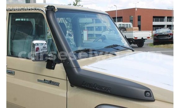 Buy Import Toyota Land Cruiser Beige Car in Import - Dubai in East Mahé Buy Import Toyota Land Cruiser Beige Car in Import - Dubai in East Mahé