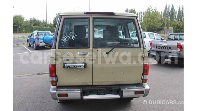 Big with watermark toyota land cruiser east mah%c3%a9 import dubai 5338