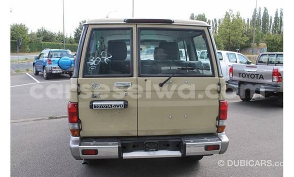 Buy Import Toyota Land Cruiser Beige Car in Import - Dubai in East Mahé Buy Import Toyota Land Cruiser Beige Car in Import - Dubai in East Mahé