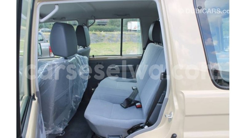 Big with watermark toyota land cruiser east mah%c3%a9 import dubai 5338