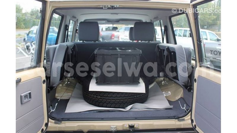 Big with watermark toyota land cruiser east mah%c3%a9 import dubai 5338