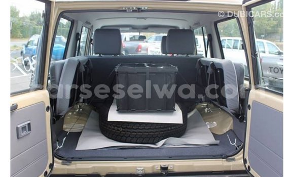 Buy Import Toyota Land Cruiser Beige Car in Import - Dubai in East Mahé Buy Import Toyota Land Cruiser Beige Car in Import - Dubai in East Mahé