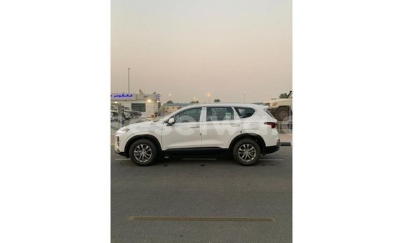 Buy Import Hyundai Santa Fe White Car in Import - Dubai in East Mahé Buy Import Hyundai Santa Fe White Car in Import - Dubai in East Mahé