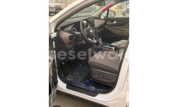 Buy Import Hyundai Santa Fe White Car in Import - Dubai in East Mahé Buy Import Hyundai Santa Fe White Car in Import - Dubai in East Mahé