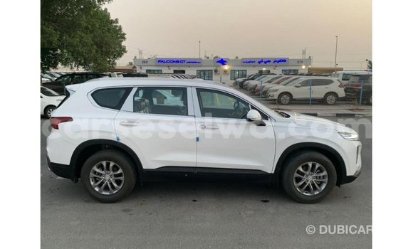 Buy Import Hyundai Santa Fe White Car in Import - Dubai in East Mahé Buy Import Hyundai Santa Fe White Car in Import - Dubai in East Mahé