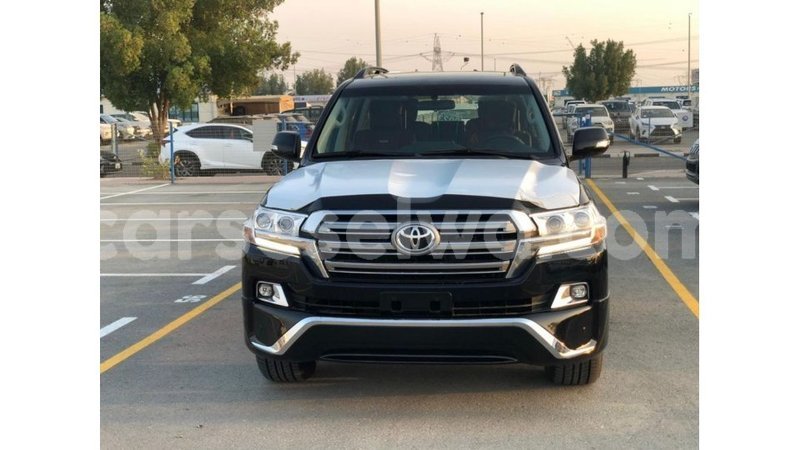 Big with watermark toyota land cruiser east mah%c3%a9 import dubai 5342