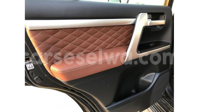 Big with watermark toyota land cruiser east mah%c3%a9 import dubai 5342