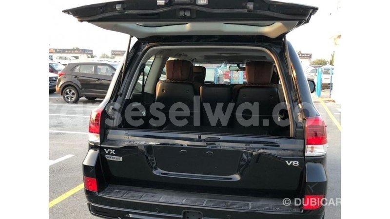 Big with watermark toyota land cruiser east mah%c3%a9 import dubai 5342