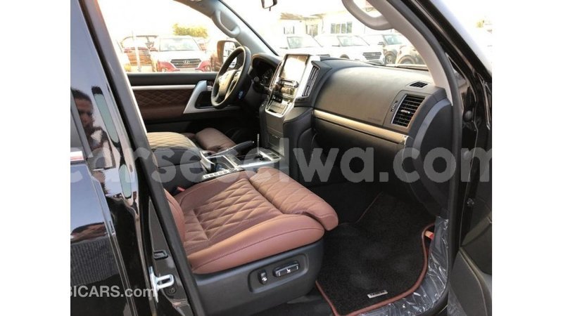 Big with watermark toyota land cruiser east mah%c3%a9 import dubai 5342