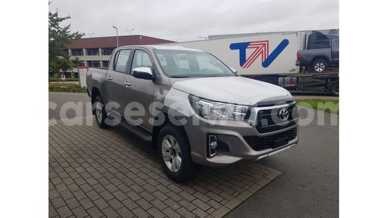 Big with watermark toyota hilux east mah%c3%a9 import dubai 5344