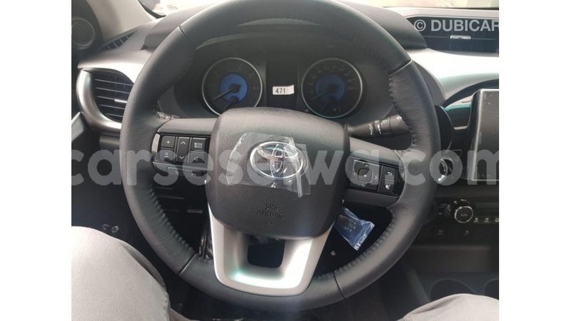 Big with watermark toyota hilux east mah%c3%a9 import dubai 5344