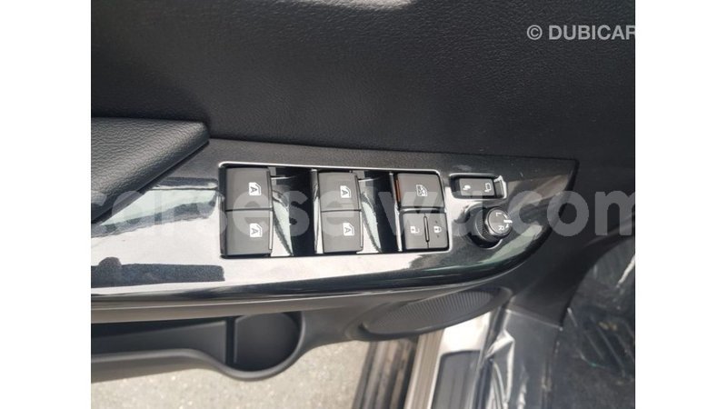 Big with watermark toyota hilux east mah%c3%a9 import dubai 5344