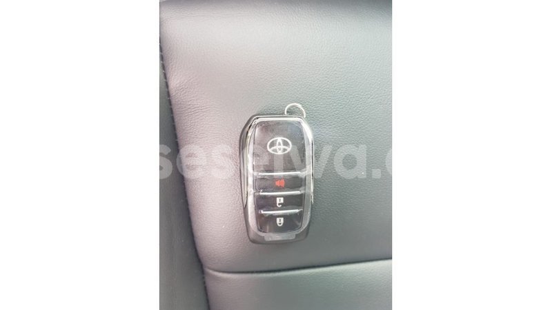 Big with watermark toyota hilux east mah%c3%a9 import dubai 5344