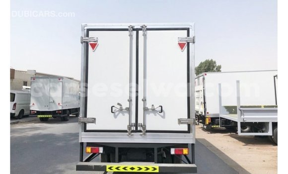 Acheter Import Utilitaire Hino 300 Series Blanc à Import - Dubai, East Mahé Acheter Import Utilitaire Hino 300 Series Blanc à Import - Dubai, East Mahé