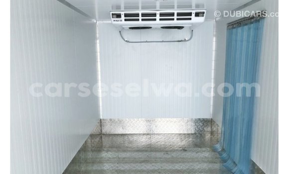 Acheter Import Utilitaire Hino 300 Series Blanc à Import - Dubai, East Mahé Acheter Import Utilitaire Hino 300 Series Blanc à Import - Dubai, East Mahé