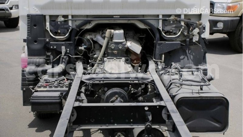 Big with watermark mitsubishi carisma east mah%c3%a9 import dubai 5348