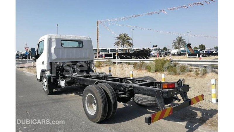 Big with watermark mitsubishi carisma east mah%c3%a9 import dubai 5348